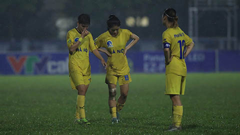  Thanh Nhã bất lực nhìn Huỳnh Như và đồng đội lần thứ 7 liên tiếp vô địch quốc gia